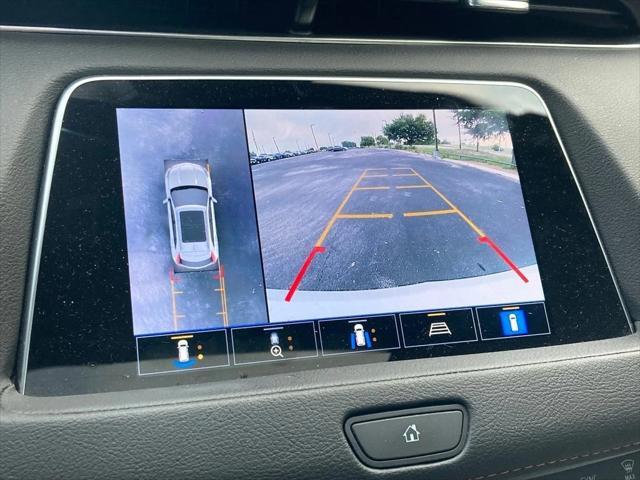 Photo of 2022 Crystal White Tricoat Cadillac XT4