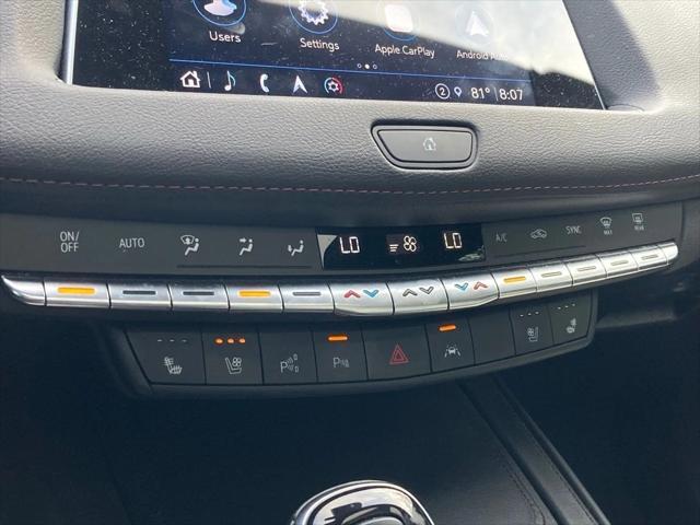 Photo of 2022 Crystal White Tricoat Cadillac XT4