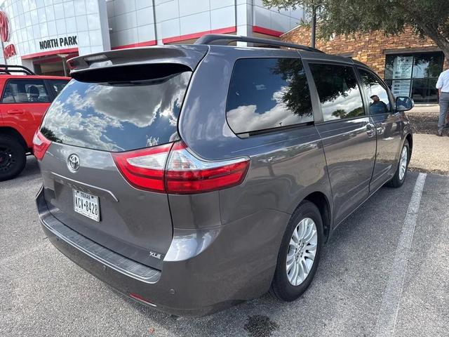 Photo of 2017 Predawn Gray Mica Toyota Sienna