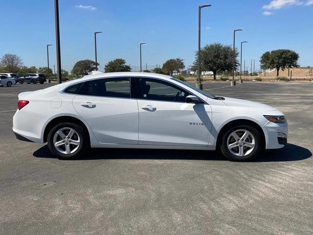 Photo of 2024 Summit White Chevrolet Malibu