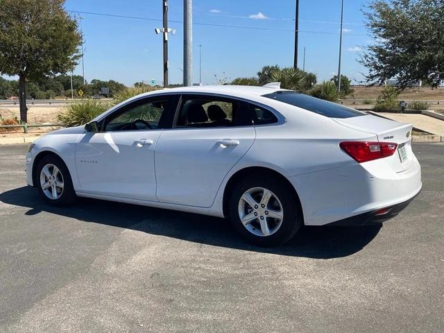 Photo of 2024 Summit White Chevrolet Malibu