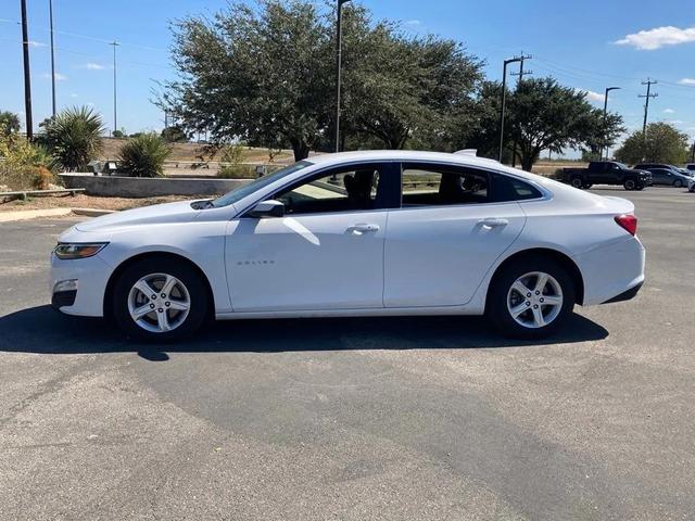 Photo of 2024 Summit White Chevrolet Malibu