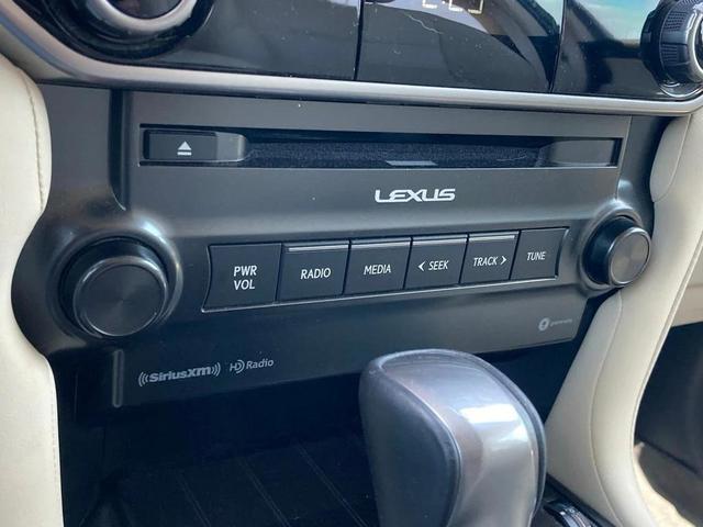 Photo of 2023 Eminent White Pearl Lexus GX 460