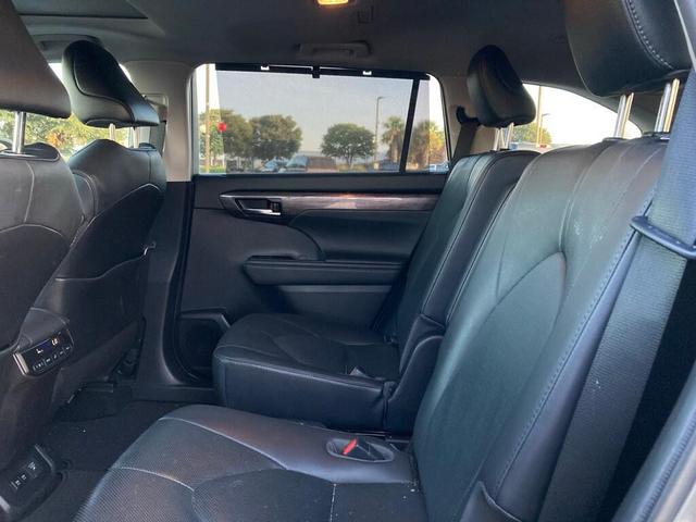 Photo of 2021 Magnetic Gray Metallic Toyota Highlander Hybrid