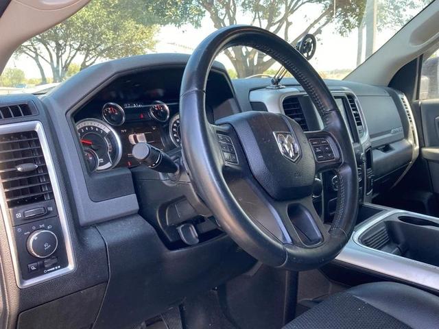 Photo of 2017 Brilliant Black Crystal Pearlcoat RAM 1500
