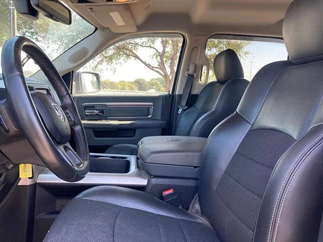Photo of 2017 Brilliant Black Crystal Pearlcoat RAM 1500