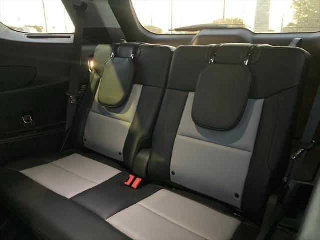 Photo of 2022 Rapid Red Metallic Tinted Clearcoat Ford Explorer
