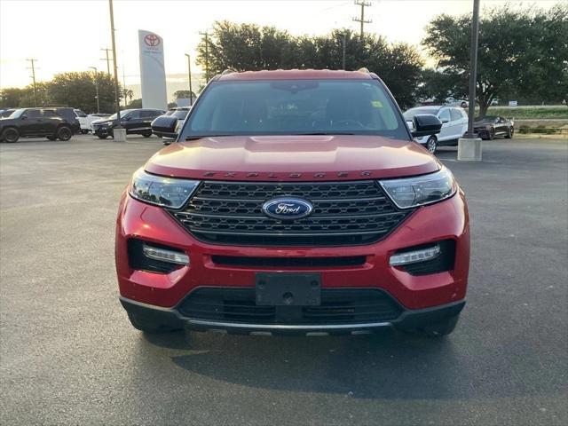 Photo of 2022 Rapid Red Metallic Tinted Clearcoat Ford Explorer