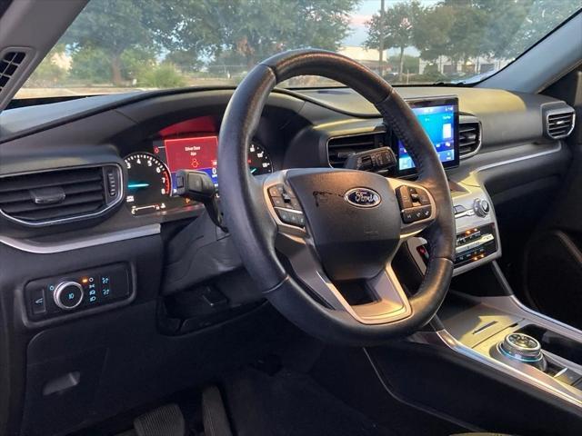 Photo of 2022 Rapid Red Metallic Tinted Clearcoat Ford Explorer