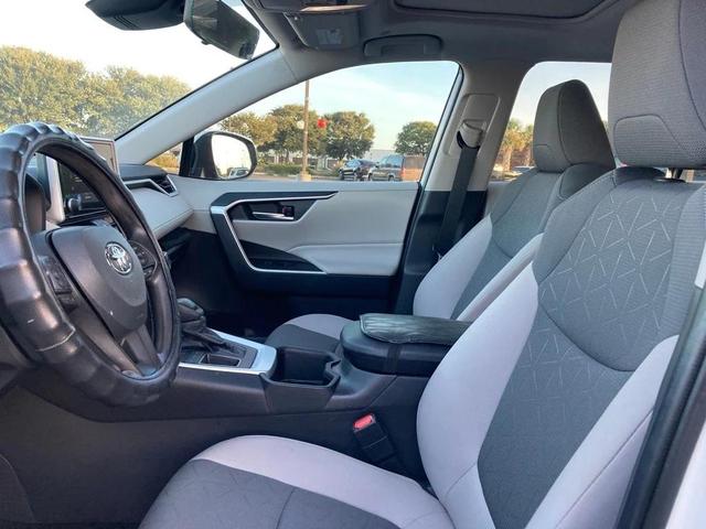 Photo of 2024 Ice Cap Toyota RAV4