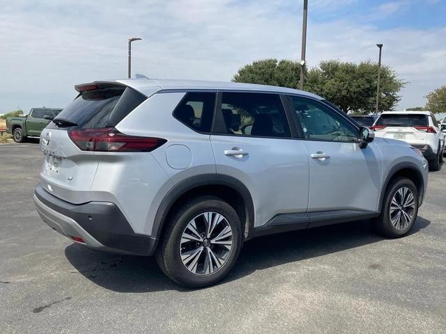 Photo of 2023 Brilliant Silver Metallic Nissan Rogue