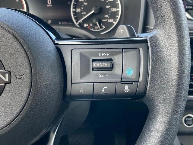 Photo of 2023 Brilliant Silver Metallic Nissan Rogue