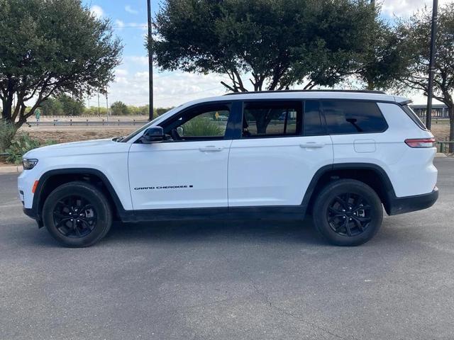 Photo of 2024 Bright White Clearcoat Jeep Grand Cherokee L