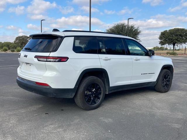 Photo of 2024 Bright White Clearcoat Jeep Grand Cherokee L