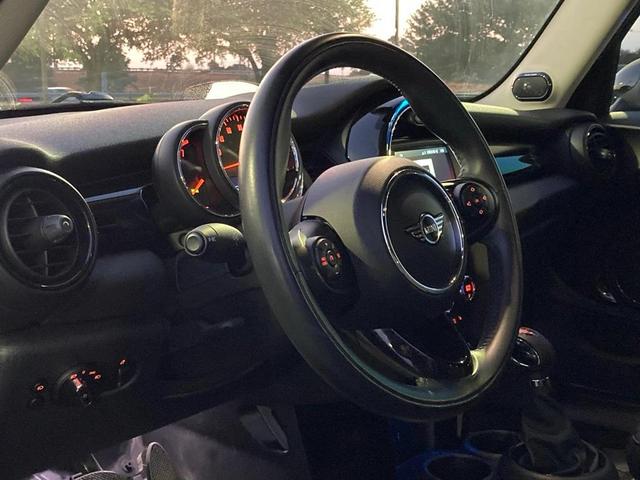 Photo of 2019 Electric Blue Metallic MINI Hardtop
