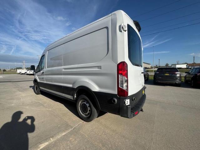 Photo of 2019 White Ford Transit-250