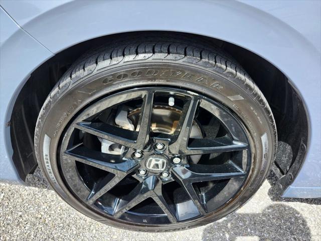 Photo of 2023 Sonic Gray Pearl Honda Civic
