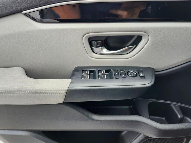 Photo of 2023 Platinum White Honda Pilot