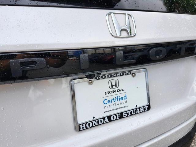 Photo of 2023 Platinum White Honda Pilot