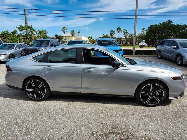 Photo of 2025 Solar Silver Metallic Honda Accord Hybrid