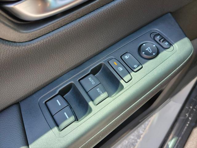 Photo of 2025 Platinum White Pearl Honda CR-V