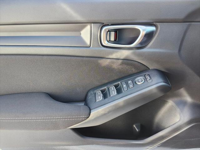 Photo of 2025 Platinum White Pearl Honda Civic