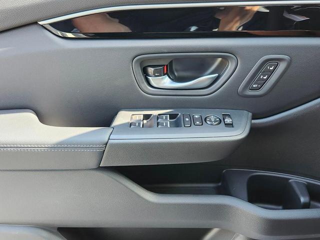 Photo of 2025 Platinum White Pearl Honda Pilot