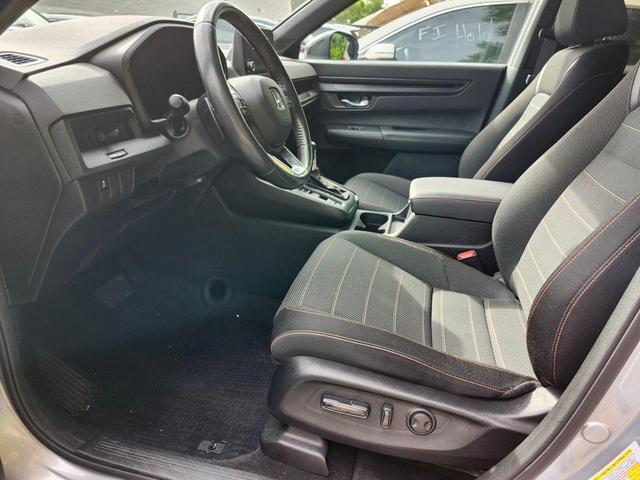 Photo of 2023 Silver Metallic Honda CR-V Hybrid