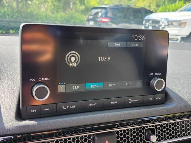 Photo of 2022 Platinum White Honda Civic