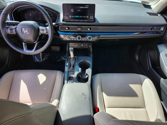 Photo of 2022 Platinum White Honda Civic