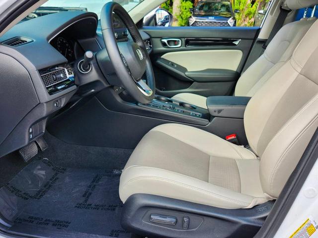 Photo of 2022 Platinum White Honda Civic