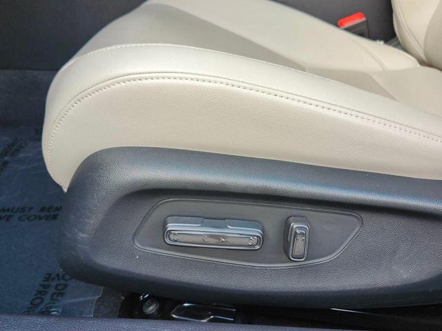 Photo of 2022 Platinum White Honda Civic