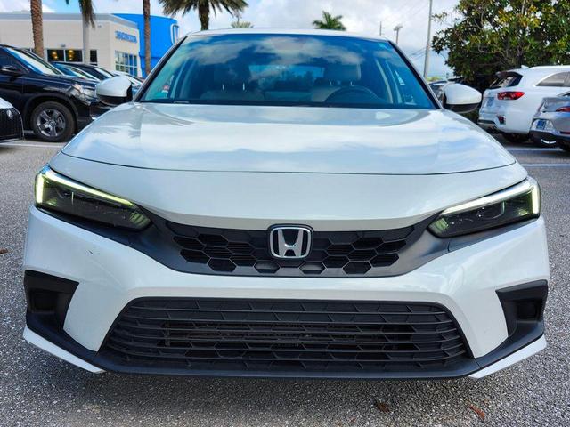 Photo of 2022 Platinum White Honda Civic