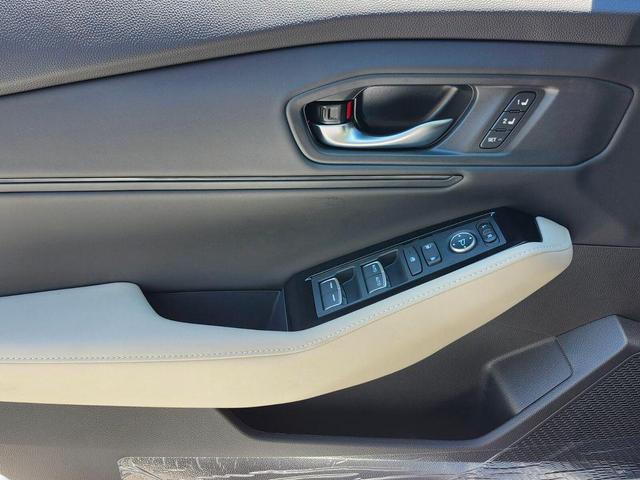 Photo of 2025 Platinum White Pearl Honda Accord Hybrid