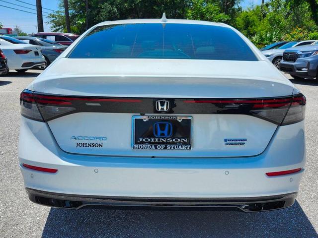 Photo of 2025 Platinum White Pearl Honda Accord Hybrid