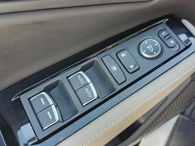 Photo of 2025 Platinum White Pearl Honda Accord Hybrid