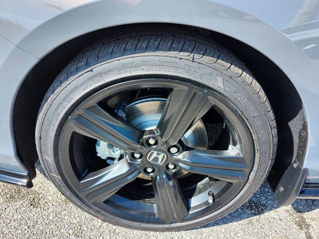 Photo of 2025 Urban Gray Pearl Honda Accord Hybrid