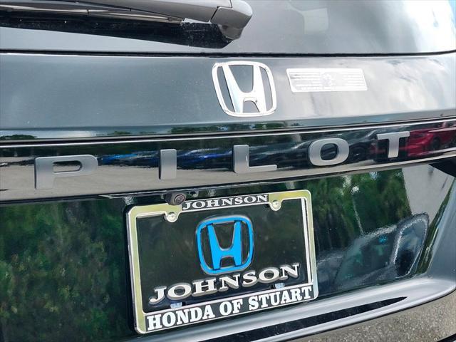 Photo of 2025 Nh-731p/Crystal Bl Honda Pilot