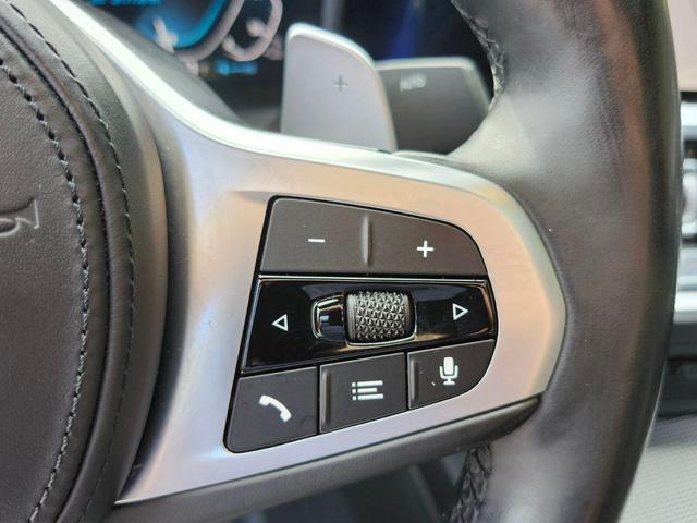 Photo of 2022 Black Sapphire Metallic BMW 330e