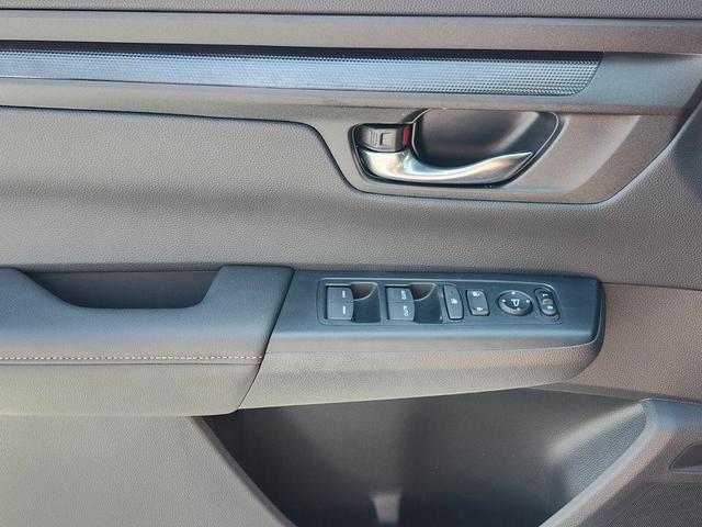 Photo of 2026 Platinum White Pearl Honda CR-V Hybrid