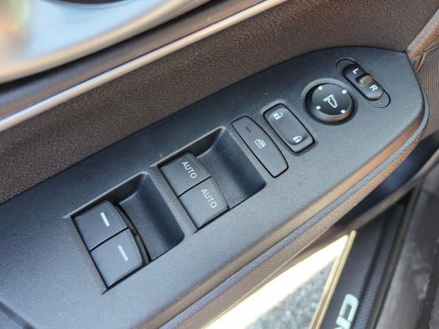 Photo of 2019 Crystal Black Pearl Honda CR-V