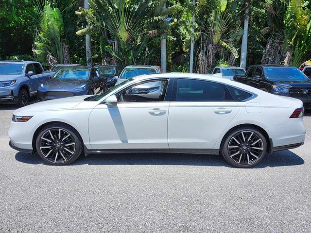 Photo of 2025 Platinum White Pearl Honda Accord Hybrid