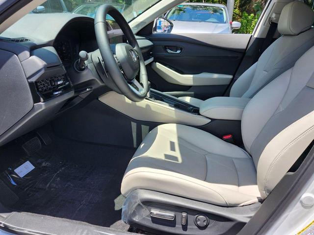 Photo of 2025 Platinum White Pearl Honda Accord Hybrid