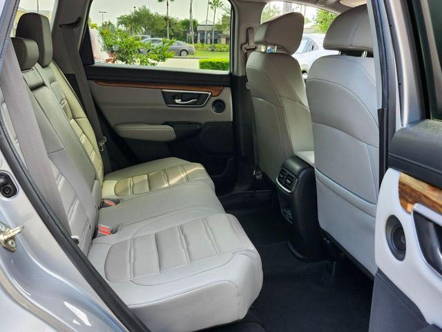 Photo of 2017 Lunar Silver Metallic Honda CR-V