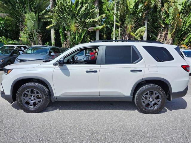 Photo of 2023 Platinum White Pearl Honda Pilot