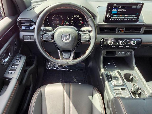Photo of 2023 Platinum White Pearl Honda Pilot