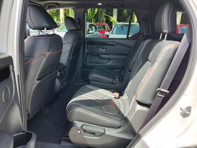 Photo of 2023 Platinum White Pearl Honda Pilot