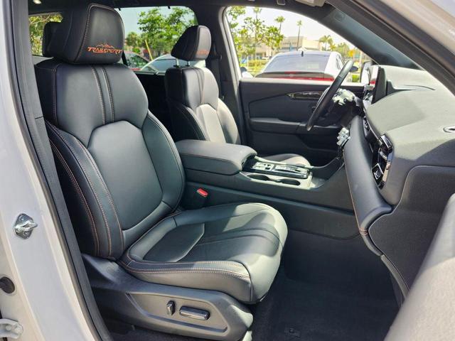 Photo of 2023 Platinum White Pearl Honda Pilot