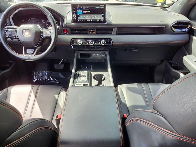 Photo of 2023 Platinum White Pearl Honda Pilot