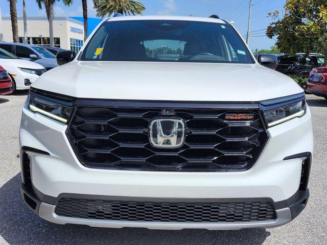 Photo of 2023 Platinum White Pearl Honda Pilot